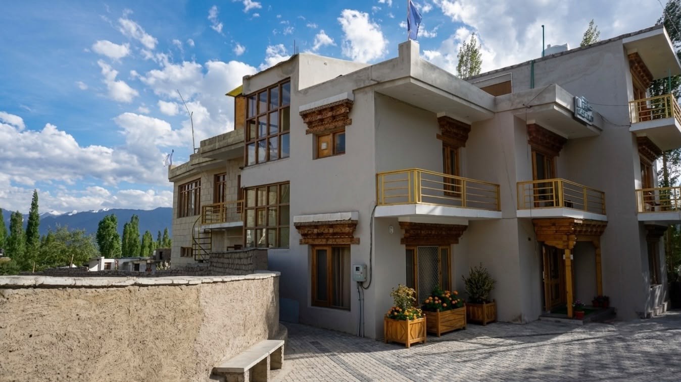 The front of Hotel Green View