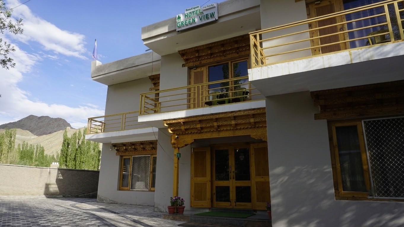 Entrance to Hotel Green View